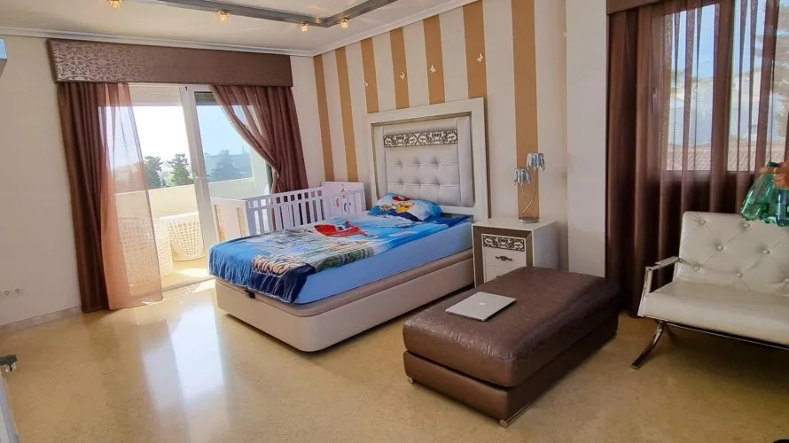 239m² villa for sale, Torrevieja, Spain No. 181 № 4