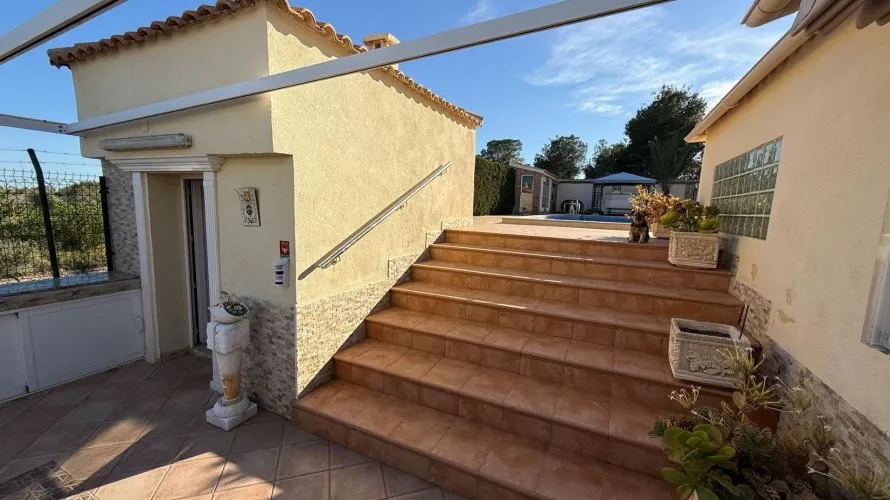 4 bedrooms villa for sale, Villamartin, Spain No. 1097 № 10