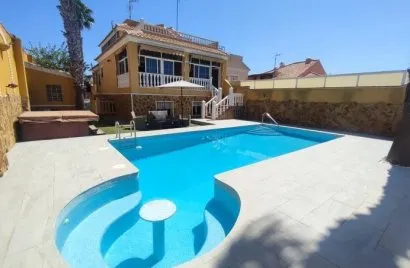 283m² apartment for sale, Torrevieja, Spain No. 619