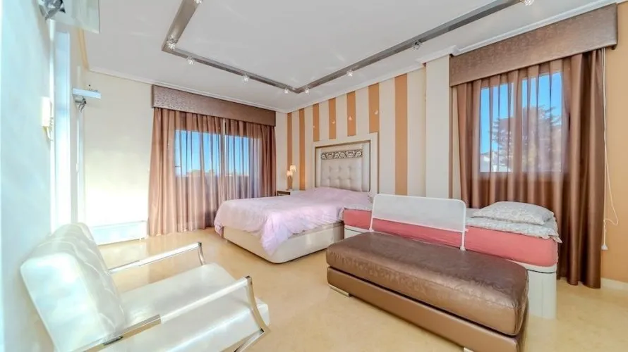 5 bedrooms villa for sale, Torrevieja, Spain No. 734 № 24