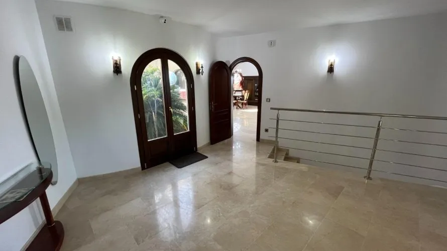 4 bedrooms villa for sale, Altea La Vella, Spain No. 502 № 2