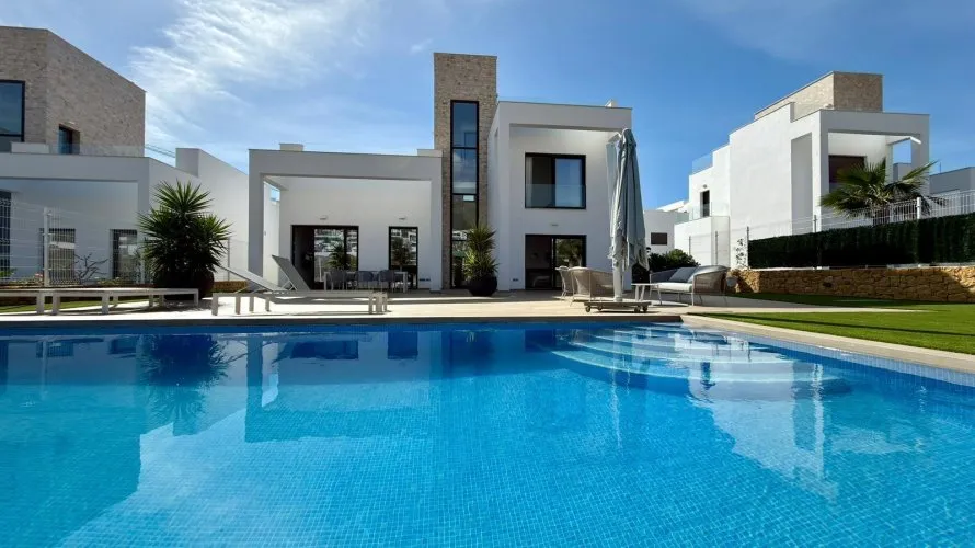 5 bedrooms villa for sale, Finestrat, Spain No. 1035