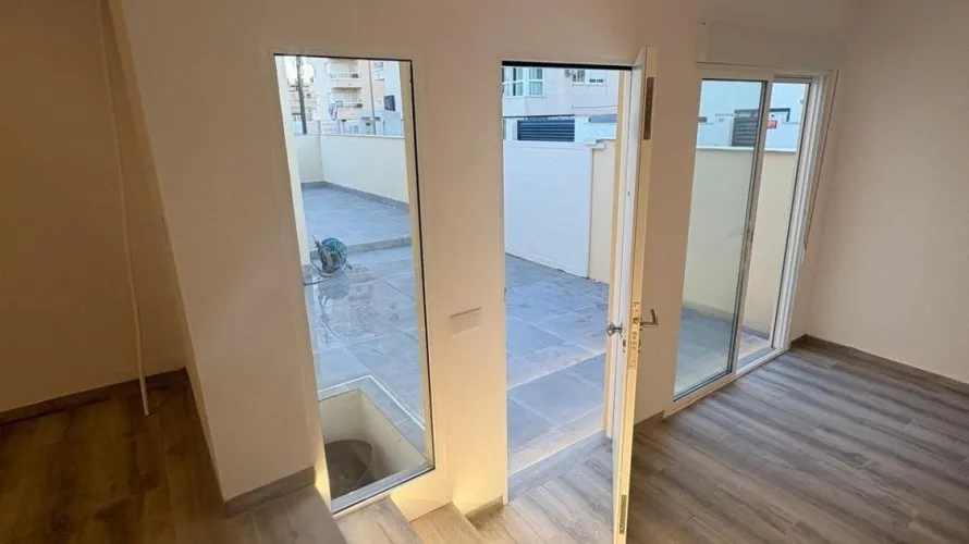 2 bedrooms house for sale, Nueva Torrevieja, Spain No. 1086 № 10