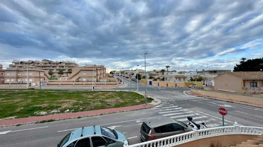 3 bedrooms apartment for sale, Torrevieja, Spain No. 1031 № 24