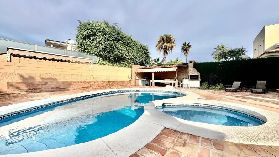4 bedrooms villa for sale, Torrevieja, Spain No. 229 № 5