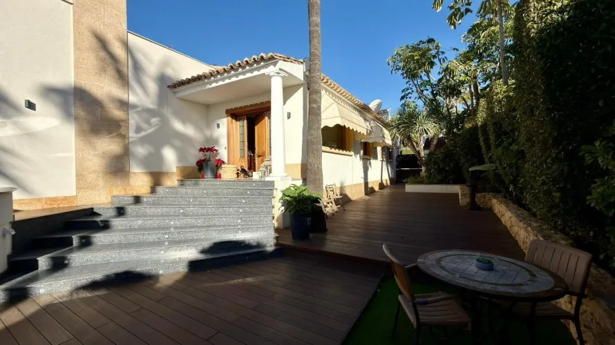6 bedrooms villa for sale, Benidorm, Spain No. 246 № 4