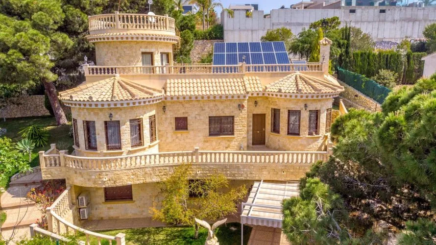 4 bedrooms villa for sale, Campoamor, Spain No. 1338
