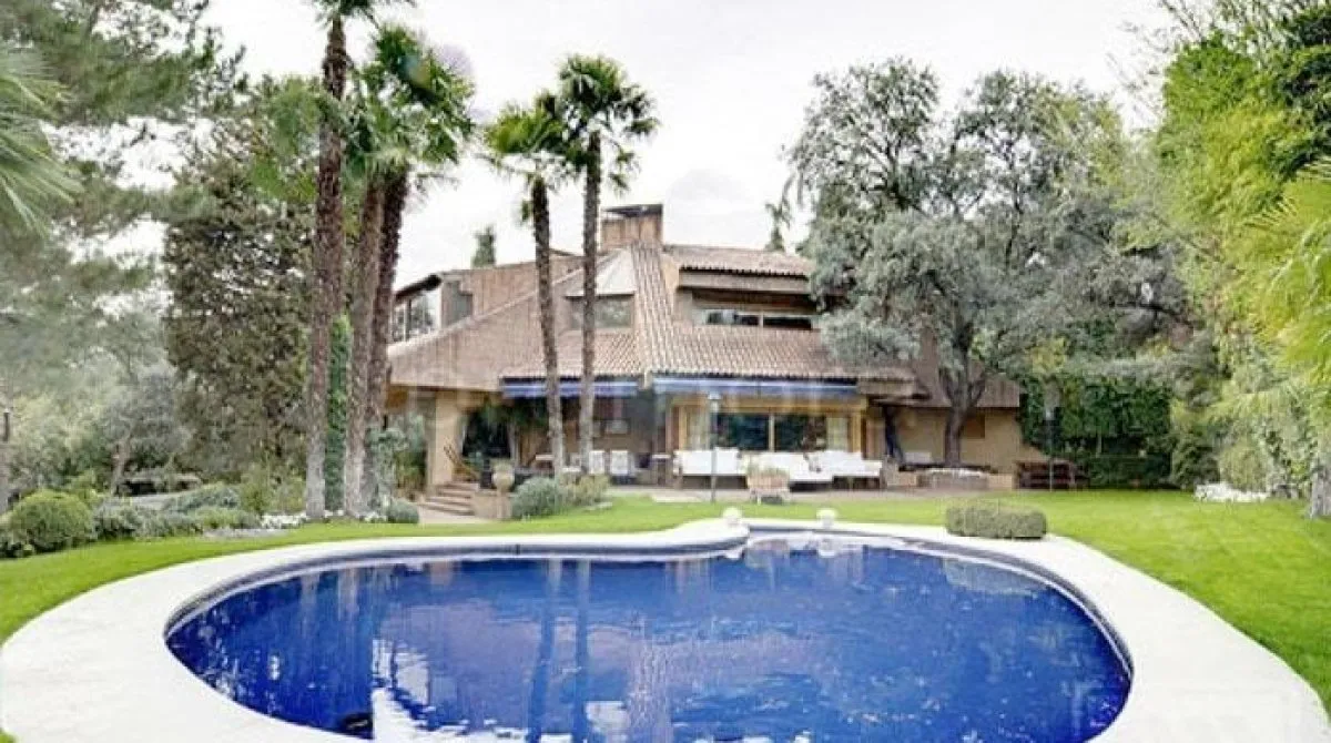 5 bedrooms apartment for sale, Villaviciosa de Odon, Spain No. 1311