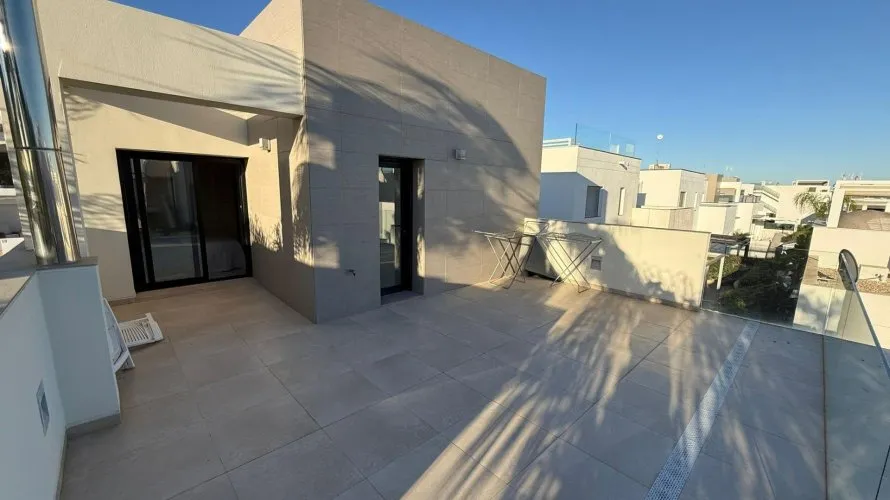 3 bedrooms villa for sale, Ciudad Quesada, Spain No. 901 № 9