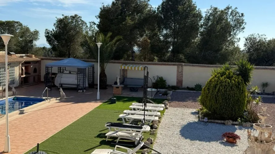4 bedrooms villa for sale, Villamartin, Spain No. 1097 № 2