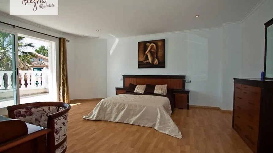 4 bedrooms apartment for sale, L'Eliana, Spain No. 1313 № 10