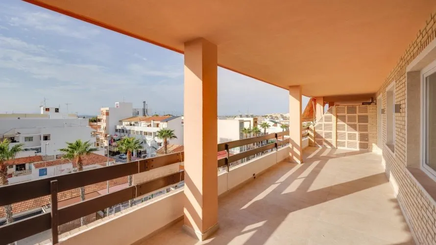 3 bedrooms apartment for sale, Torrevieja, Spain No. 903 № 7