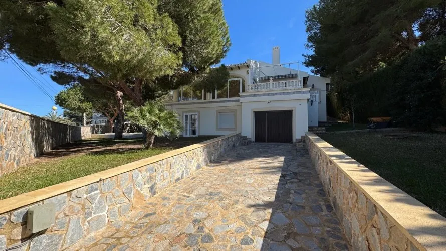 3 bedrooms villa for sale, Cabo Roig, Spain No. 106 № 5