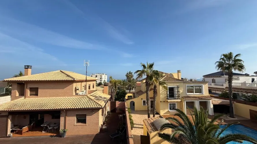 3 bedrooms house for sale, Torrevieja, Spain No. 1052 № 19