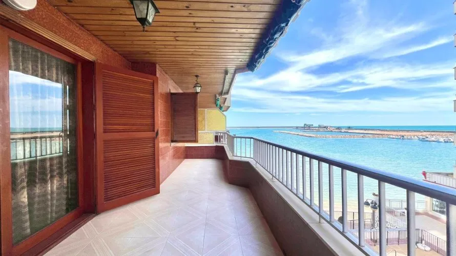 3 bedrooms apartment for sale, Torrevieja, Spain No. 1081 № 24