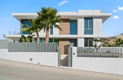 4 bedrooms villa for sale, Benidorm, Spain No. 1131