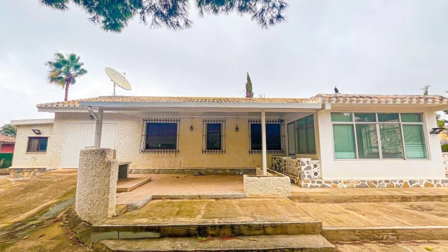 3 bedrooms villa for sale, Los Balcones, Spain No. 629 № 10