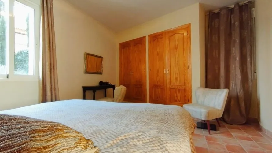 8 bedrooms villa for sale, Maryvilla, Spain No. 408 № 11