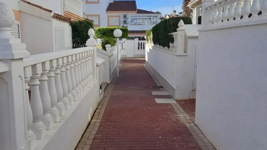 4 bedrooms penthouse for sale, Torrevieja, Spain No. 641 № 14