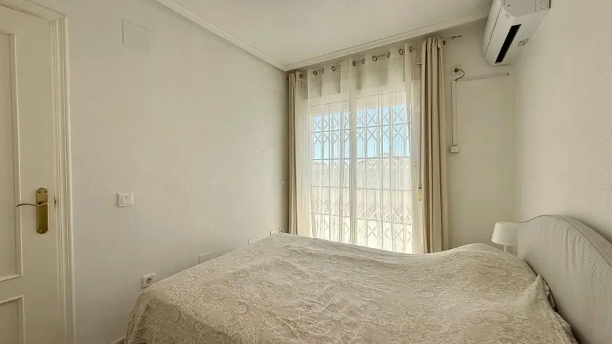 4 bedrooms villa for sale, Playa Flamenca II, Spain No. 169 № 23
