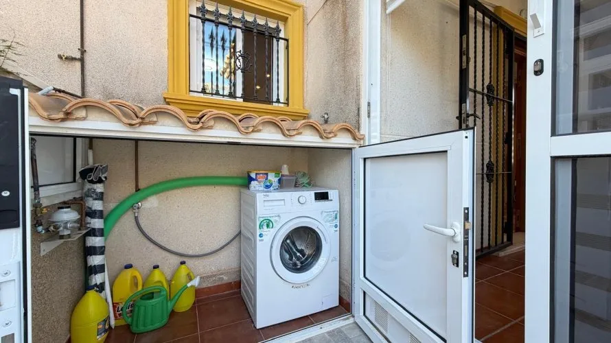2 bedrooms house for sale, Campoamor, Spain No. 980 № 11