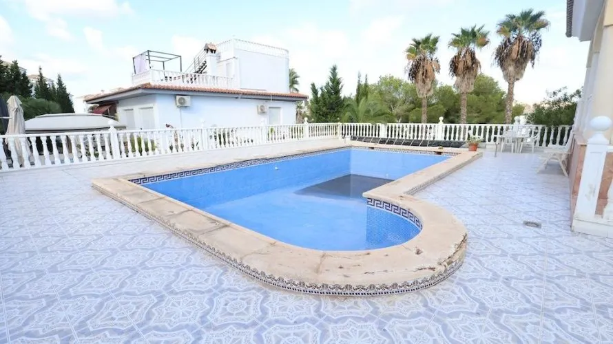 5 bedrooms apartment for sale, Alicante, Spain No. 926 № 26