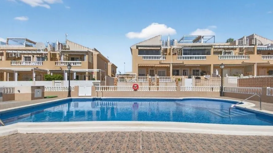 2 bedrooms house for sale, Torrevieja, Spain No. 864 № 1