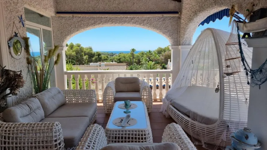 6 bedrooms villa for sale, Moraira, Spain No. 500