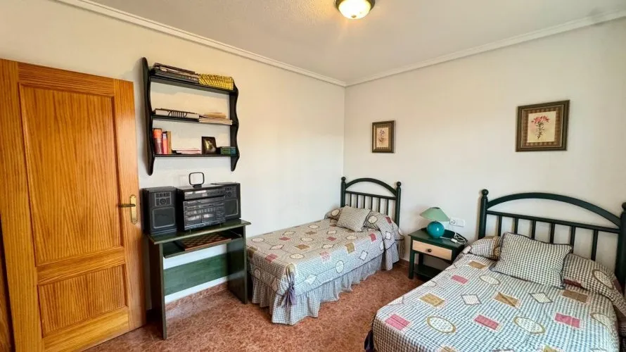 3 bedrooms apartment for sale, Torrevieja, Spain No. 1031 № 12