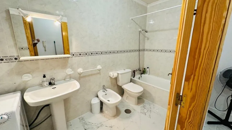 2 bedrooms apartment for sale, Torrevieja, Spain No. 2674 № 11