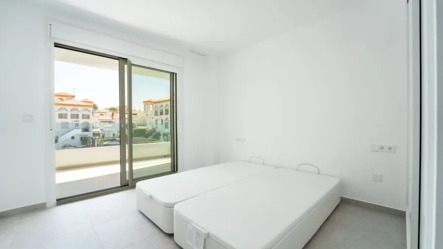 73m² apartment for sale, La Zenia, Spain No. 1489 № 5