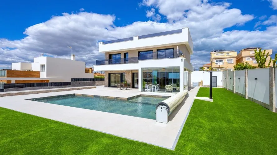 234m² villa for sale, Torrevieja, Spain No. 1948