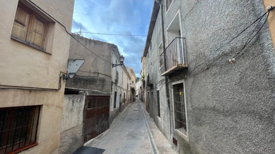 6 bedrooms house for sale, Sella, Spain No. 2634