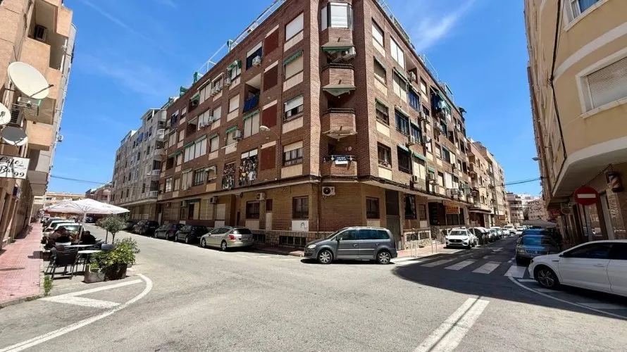 2 bedrooms apartment for sale, Torrevieja, Spain No. 2803