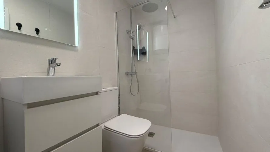 2 bedrooms apartment for sale, Torrevieja, Spain No. 2796 № 11