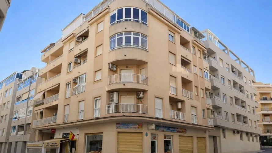 2 bedrooms apartment for sale, Torrevieja, Spain No. 2796 № 18