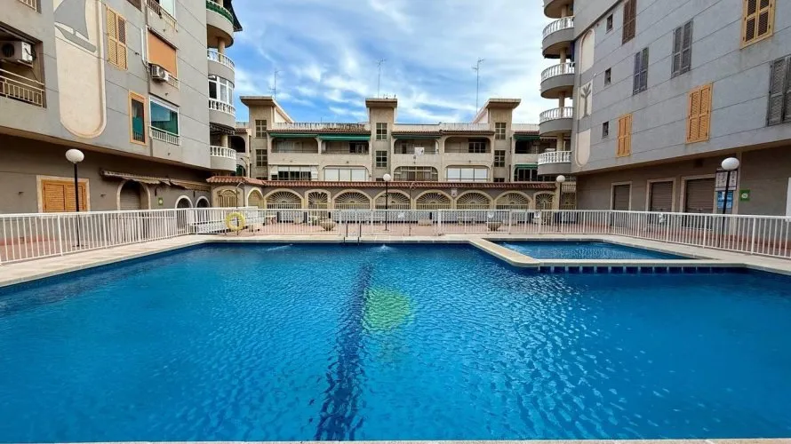 2 bedrooms apartment for sale, Torrevieja, Spain No. 2692 № 25