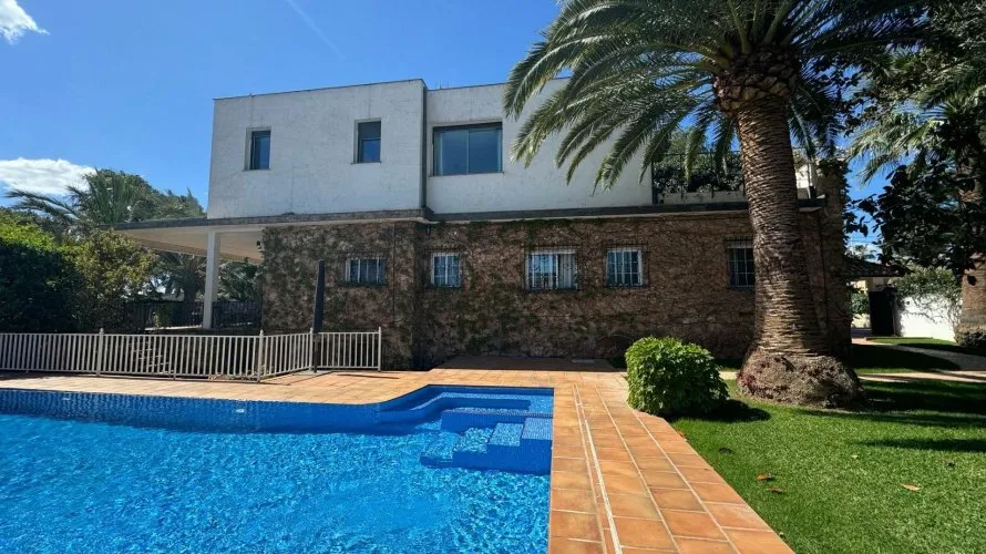 4 bedrooms villa for sale, Riba-roja de Turia, Spain No. 1482
