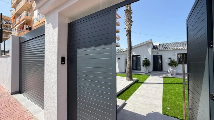 4 bedrooms villa for sale, Torrevieja, Spain No. 3006 № 7
