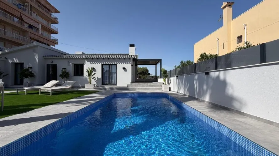 4 bedrooms villa for sale, Torrevieja, Spain No. 3006 № 10