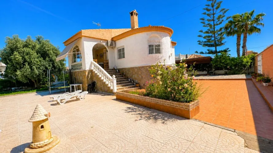 200m² villa for sale, Torrevieja, Spain No. 2964 № 2