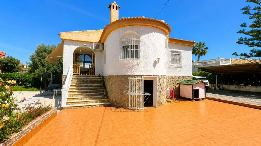 200m² villa for sale, Torrevieja, Spain No. 2964 № 1
