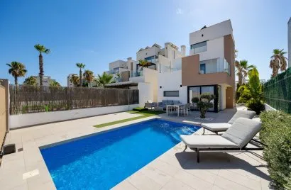 178m² villa for sale, Guardamar del Segura, Spain No. 2931