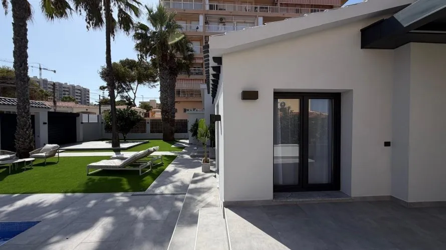 4 bedrooms villa for sale, Torrevieja, Spain No. 3006 № 11