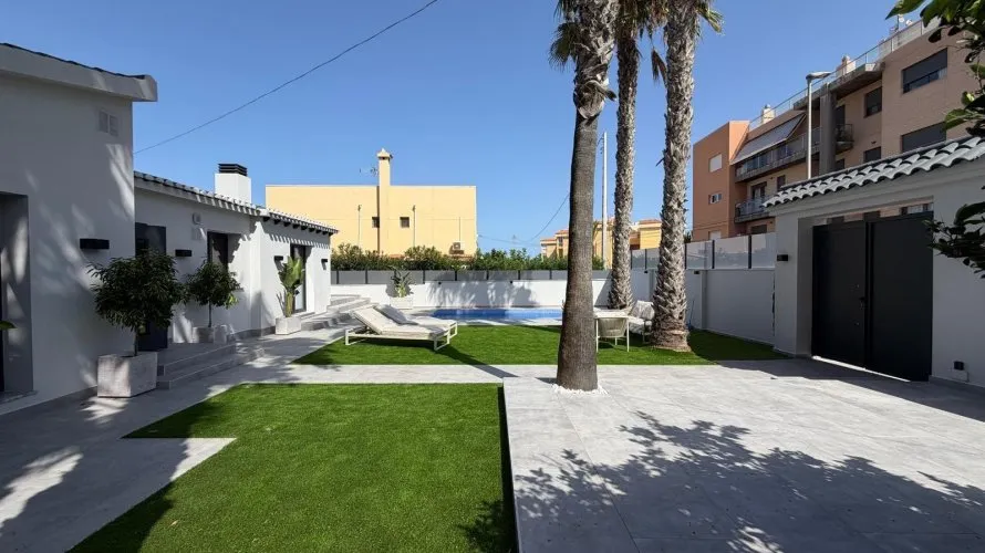 4 bedrooms villa for sale, Torrevieja, Spain No. 3006 № 3