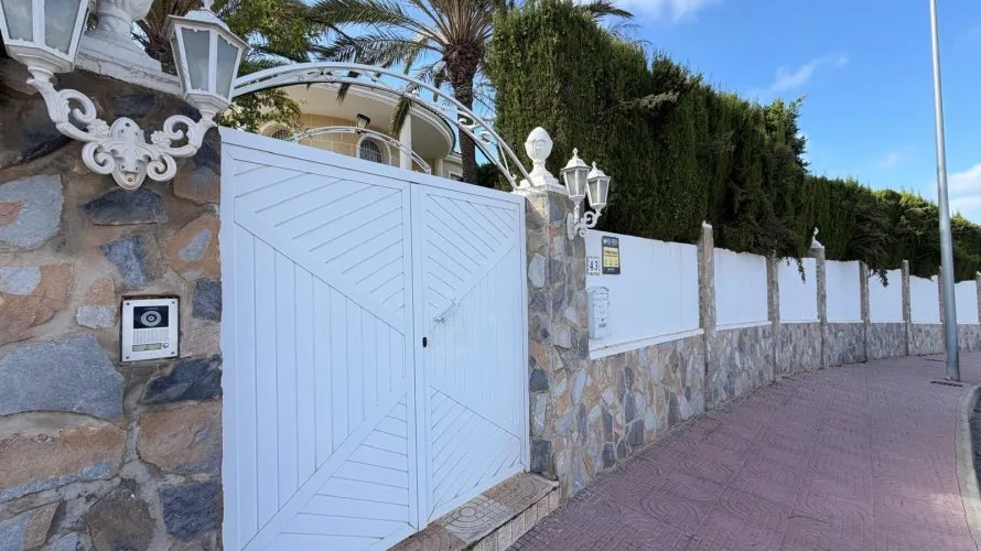 6 bedrooms villa for sale, Rojales, Spain No. 2966 № 22