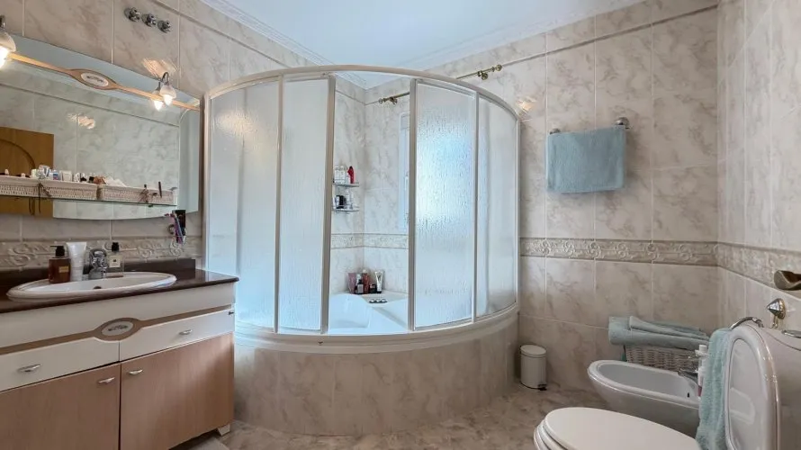 6 bedrooms villa for sale, Rojales, Spain No. 2966 № 1