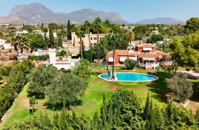 5 bedrooms villa for sale, Benidorm, Spain No. 3011