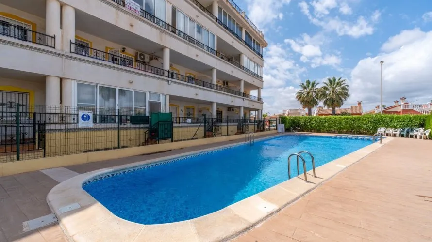 69m² apartment for sale, Torrevieja, Spain No. 2933 № 1