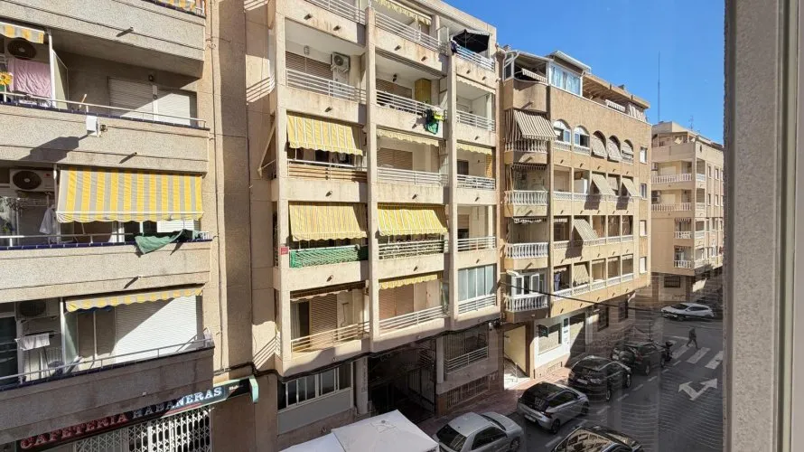 2 bedrooms apartment for sale, Torrevieja, Spain No. 3200